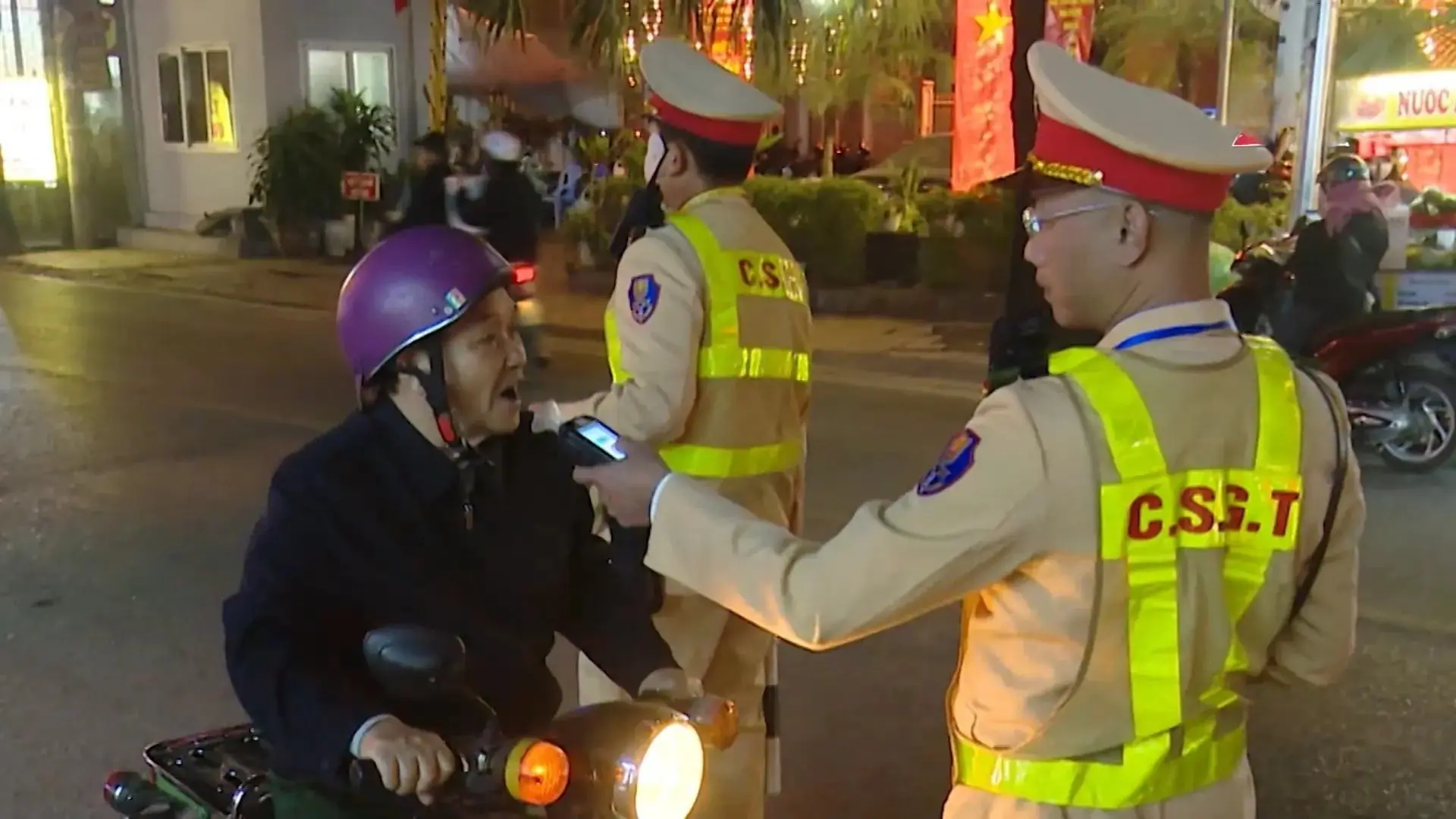 Kiềm chế tai nạn do vi phạm nồng độ cồn dịp Tết